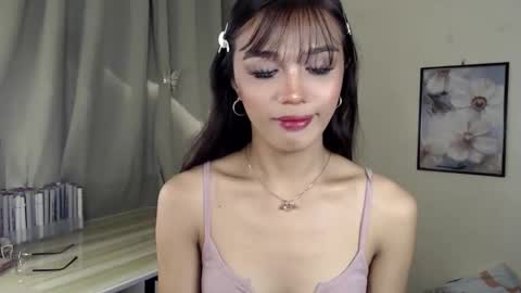 Snapshot of goldenlily69 chatting on 11.25.25 Lily is Gold online show from 11.25.25