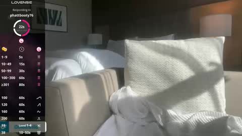 Snapshot of goldennile chatting on 04.09.26 jax online show from 04.09.26