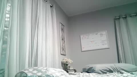 GoldenPuss online show from 01.16.25