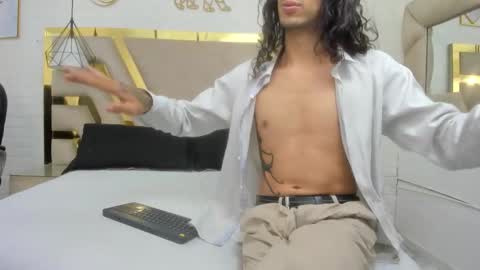 Snapshot of goldentemptation_ chatting on 04.26.26 goldentemptation_ online show from 04.26.26