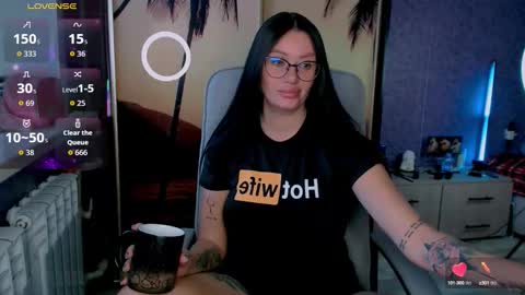 Snapshot of goldenwitchx chatting on 09.17.25 Polina online show from 09.17.25
