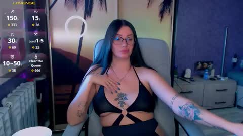 Snapshot of goldenwitchx chatting on 09.24.25 Polina online show from 09.24.25