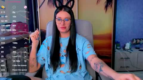 Snapshot of goldenwitchx chatting on 10.04.25 Polina online show from 10.04.25