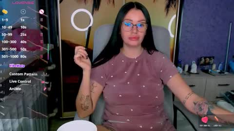 Snapshot of goldenwitchx chatting on 10.20.25 Polina online show from 10.20.25