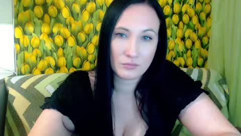 Snapshot of goldmoonn chatting on 02.19.25 goldmoonn online show from 02.19.25