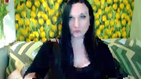 Snapshot of goldmoonn chatting on 03.10.25 goldmoonn online show from 03.10.25