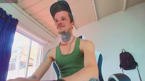 Snapshot of goldy_loyal99 chatting on 10.09.25 Goldy Loyal93 online show from 10.09.25