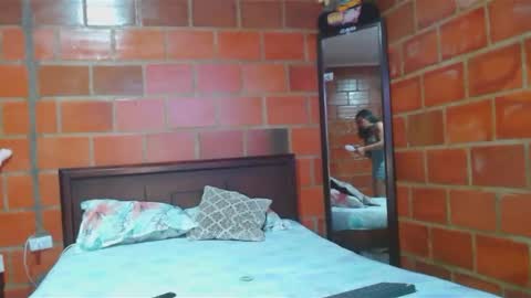 Snapshot of golositha26 chatting on 01.05.25 Valentina online show from 01.05.25