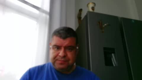gomezgonz5 online show from 10.14.25