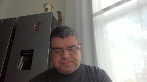 gomezgonz5 online show from 10.20.25