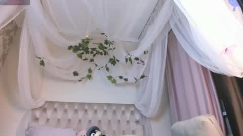 gongjulee online show from 10.24.25