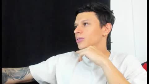 Snapshot of goodboy69i chatting on 02.15.25 goodboy69i online show from 02.15.25