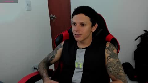 Snapshot of goodboy69i chatting on 09.19.25 goodboy69i online show from 09.19.25