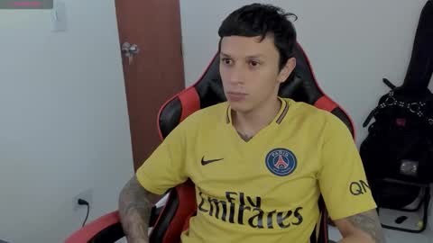 Snapshot of goodboy69i chatting on 09.26.25 goodboy69i online show from 09.26.25