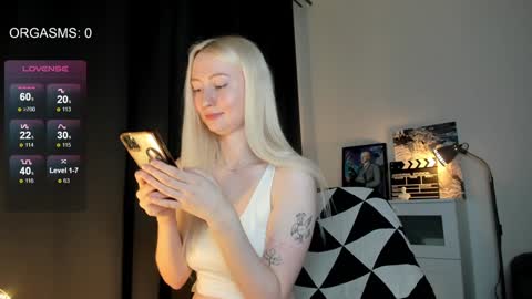 Snapshot of goodg_oddamn chatting on 12.14.24 SOPHIE online show from 12.14.24