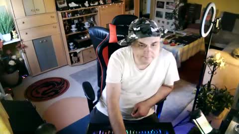 Snapshot of google5001 chatting on 09.25.25 google5001 online show from 09.25.25