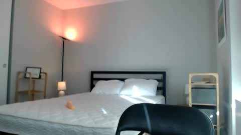 Snapshot of goonergirlnextdoor chatting on 03.11.25 princess kierra online show from 03.11.25