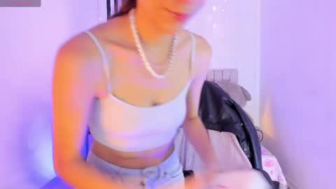Snapshot of gorgeous_t chatting on 06.08.26 i am Jessi I love animals and drawing I hope to get along with everyone. XOXO online show from 06.08.26