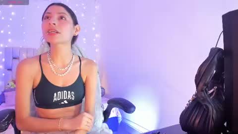 Snapshot of gorgeous_t chatting on 06.11.26 i am Jessi I love animals and drawing I hope to get along with everyone. XOXO online show from 06.11.26