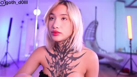 sophie  Special celebration a the beach 300k followers 3011 and 0112   online show from 01.25.25