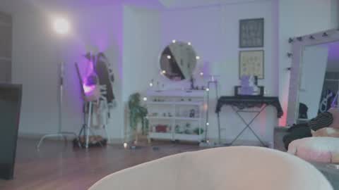 sophie  Special celebration a the beach 300k followers 3011 and 0112   online show from 02.08.26