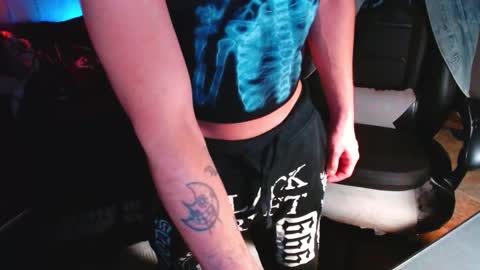 Snapshot of gothbro chatting on 11.28.25 Kris online show from 11.28.25