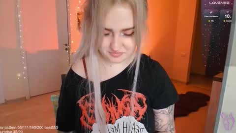 traumfrau Kira angel face devil eyes I SELL A LOT VIDEO IN GALLERY online show from 01.14.26