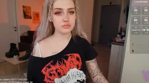 traumfrau Kira angel face devil eyes I SELL A LOT VIDEO IN GALLERY online show from 02.01.26