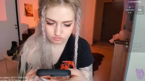traumfrau Kira angel face devil eyes I SELL A LOT VIDEO IN GALLERY online show from 02.01.26