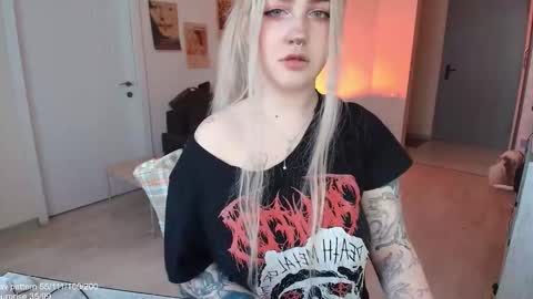 traumfrau Kira angel face devil eyes I SELL A LOT VIDEO IN GALLERY online show from 03.23.26