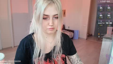 traumfrau Kira angel face devil eyes I SELL A LOT VIDEO IN GALLERY online show from 04.01.26
