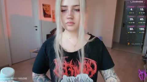 traumfrau Kira angel face devil eyes I SELL A LOT VIDEO IN GALLERY online show from 04.06.26