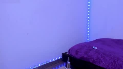 Laia  online show from 11.21.25