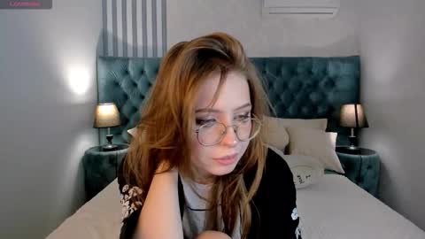 Snapshot of grace_blush chatting on 09.28.25 Grace online show from 09.28.25