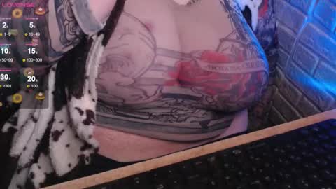 Lisa online show from 11.24.25