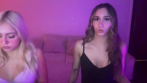 Snapshot of graceyrose chatting on 10.20.25 graceyrose online show from 10.20.25