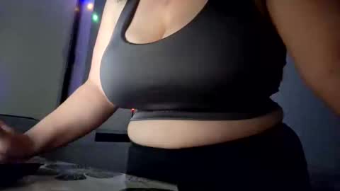 Gracie online show from 11.22.25