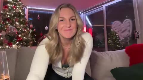 Gracie Mae online show from 12.22.24