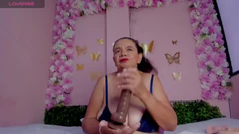 Mi Name is violeta  online show from 04.20.26