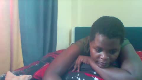 Snapshot of grannylover_ chatting on 02.15.25 grannylover_ online show from 02.15.25