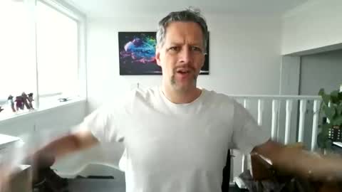 Snapshot of grattitude chatting on 11.23.25 grattitude online show from 11.23.25