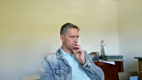 Snapshot of grattitude chatting on 12.16.25 grattitude online show from 12.16.25