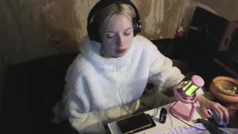 graylovescookies online show from 12.19.24