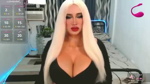Snapshot of great_selfsuckerts chatting on 06.17.26 PAULATHEONE online show from 06.17.26
