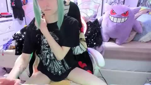 GreenEyedLovexo online show from 11.22.25