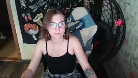 Snapshot of greenwitch9 chatting on 06.16.26 Lina online show from 06.16.26