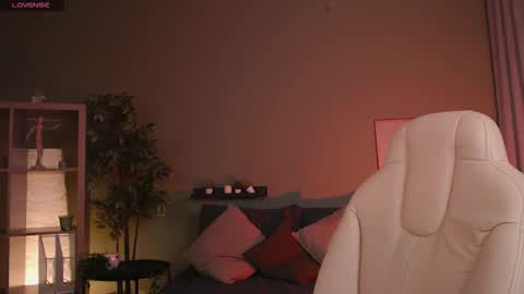 Snapshot of gretchen_mol chatting on 09.13.25 gretchen_mol online show from 09.13.25