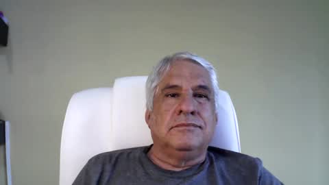 Snapshot of grisa01 chatting on 02.01.25 grisa01 online show from 02.01.25