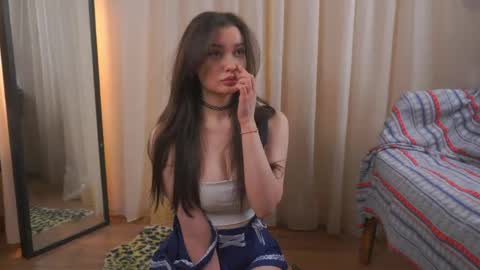 Gwen online show from 04.10.26