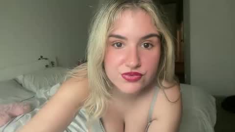 Snapshot of grrlgod chatting on 02.01.25 grrlgod online show from 02.01.25